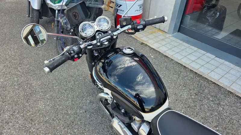 Triumph Bonneville T120 (2021 - 25) (5)