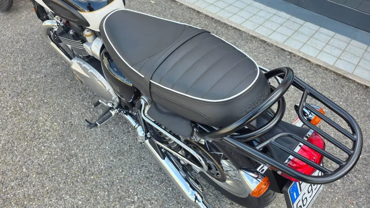Triumph Bonneville T120 (2021 - 25) (6)