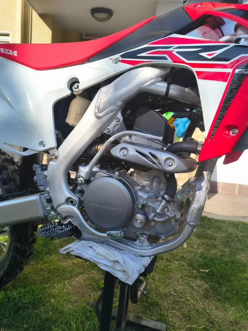 Honda CRF 250R (2017) (2)