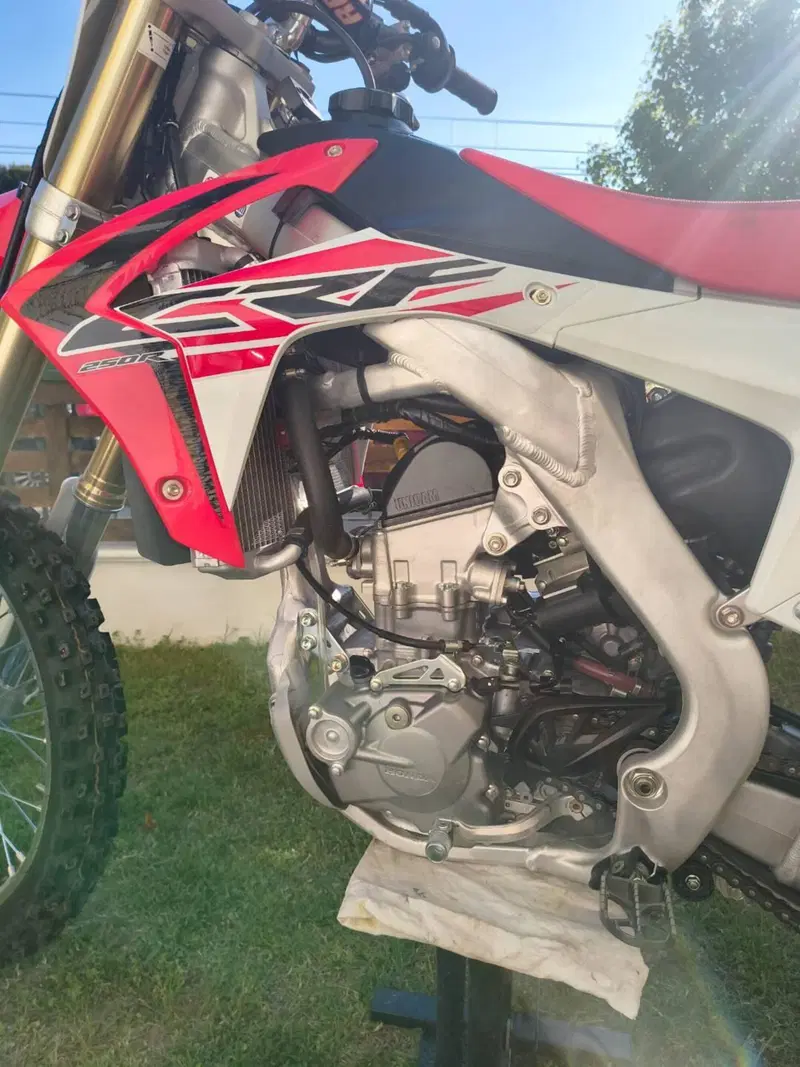 Honda CRF 250R (2017) (3)