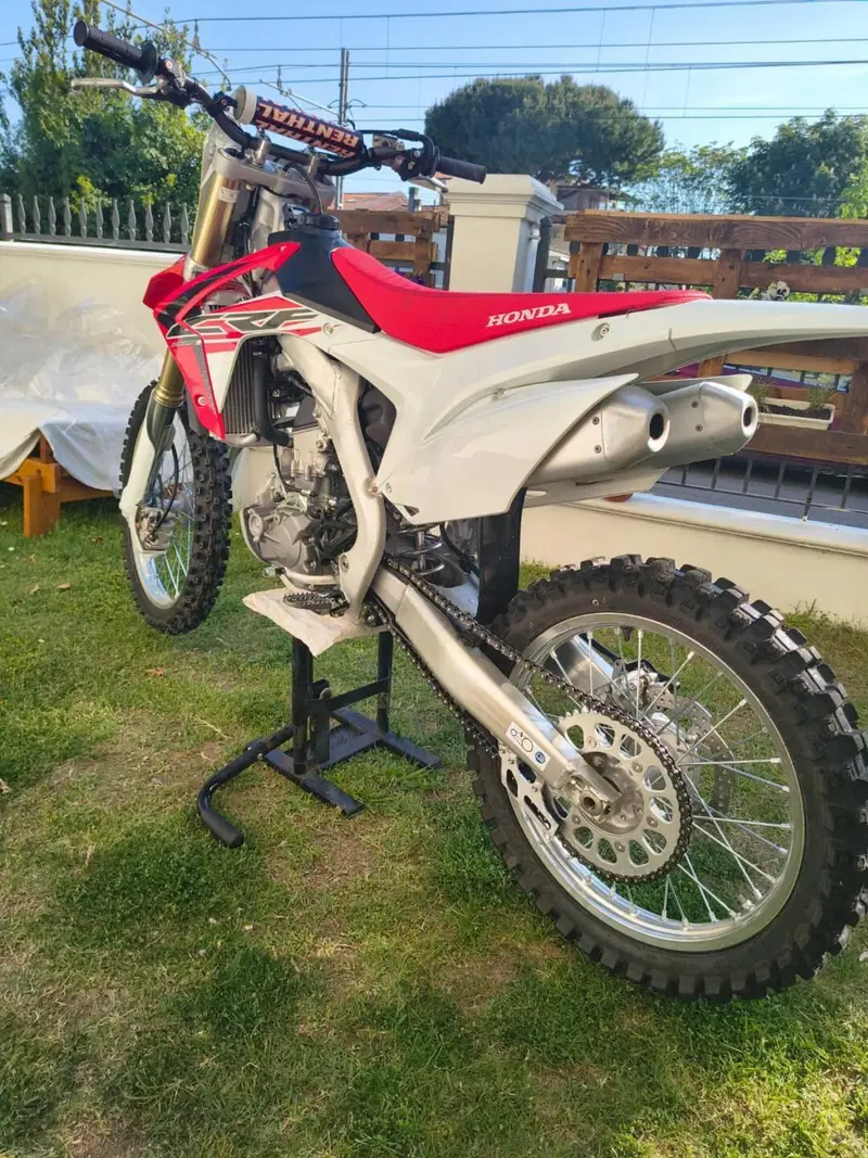 Honda CRF 250R (2017) (6)