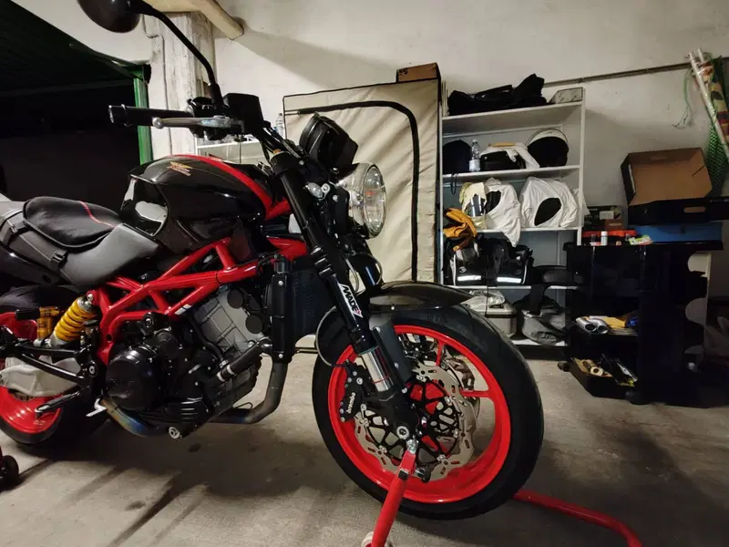 Moto Morini 9 1/2 (2006 - 13) (6)