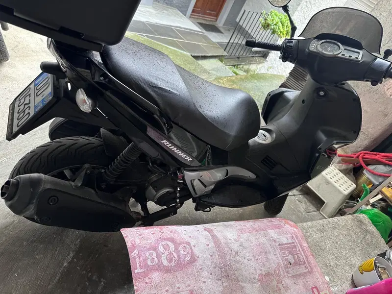 Gilera Runner 200 VXR (2002 - 05) (2)