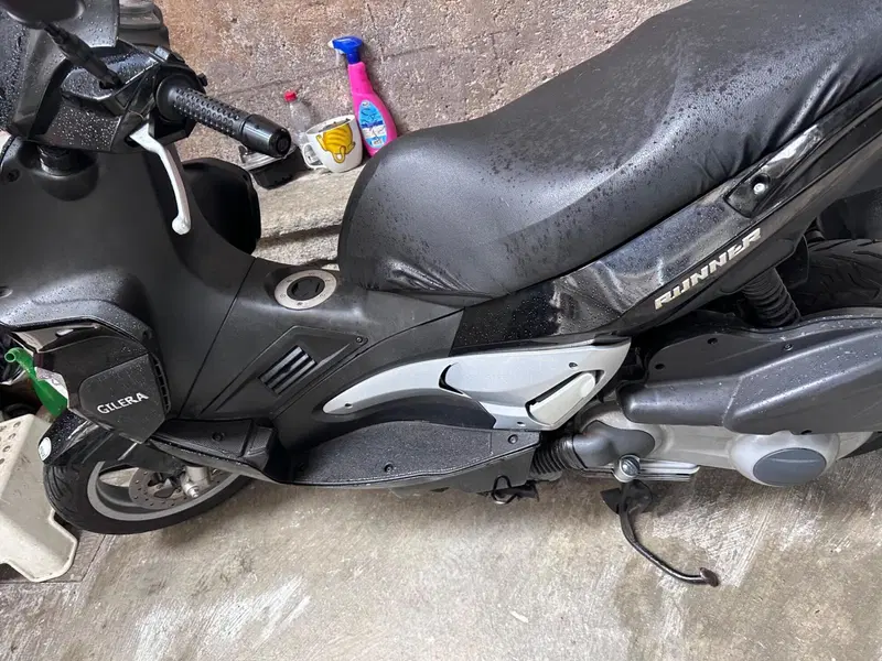 Gilera Runner 200 VXR (2002 - 05) (3)