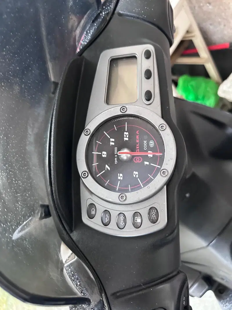 Gilera Runner 200 VXR (2002 - 05) (4)