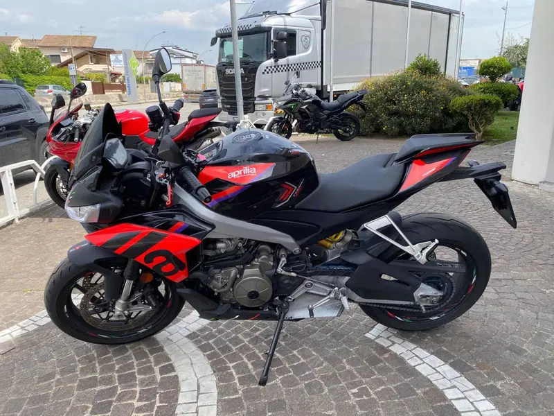 Aprilia Tuono 660 Factory (2022 - 24) (2)