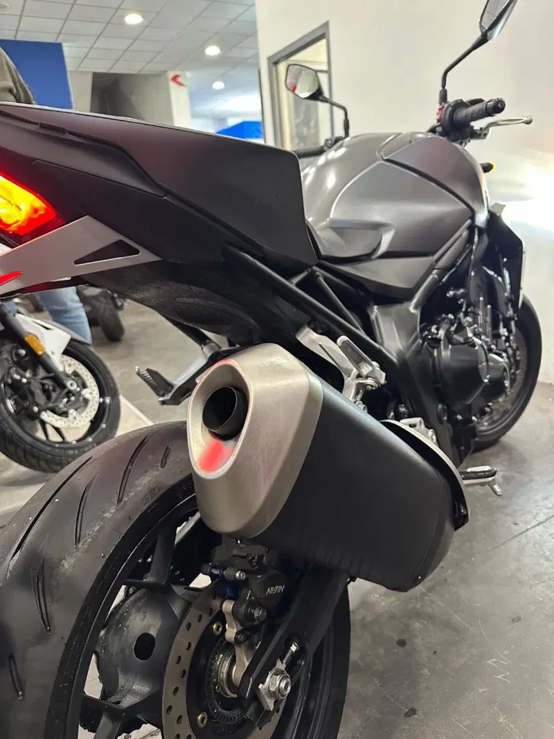Honda CB 1000 Hornet (2025 - 26) (3)