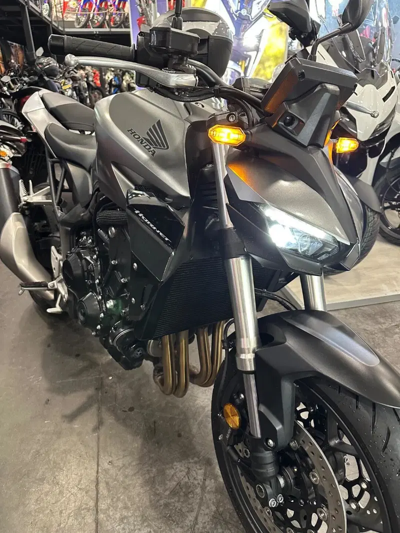 Honda CB 1000 Hornet (2025 - 26) (6)