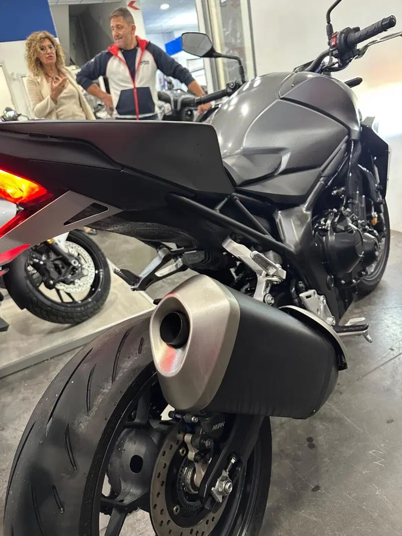 Honda CB 1000 Hornet (2025 - 26) (11)