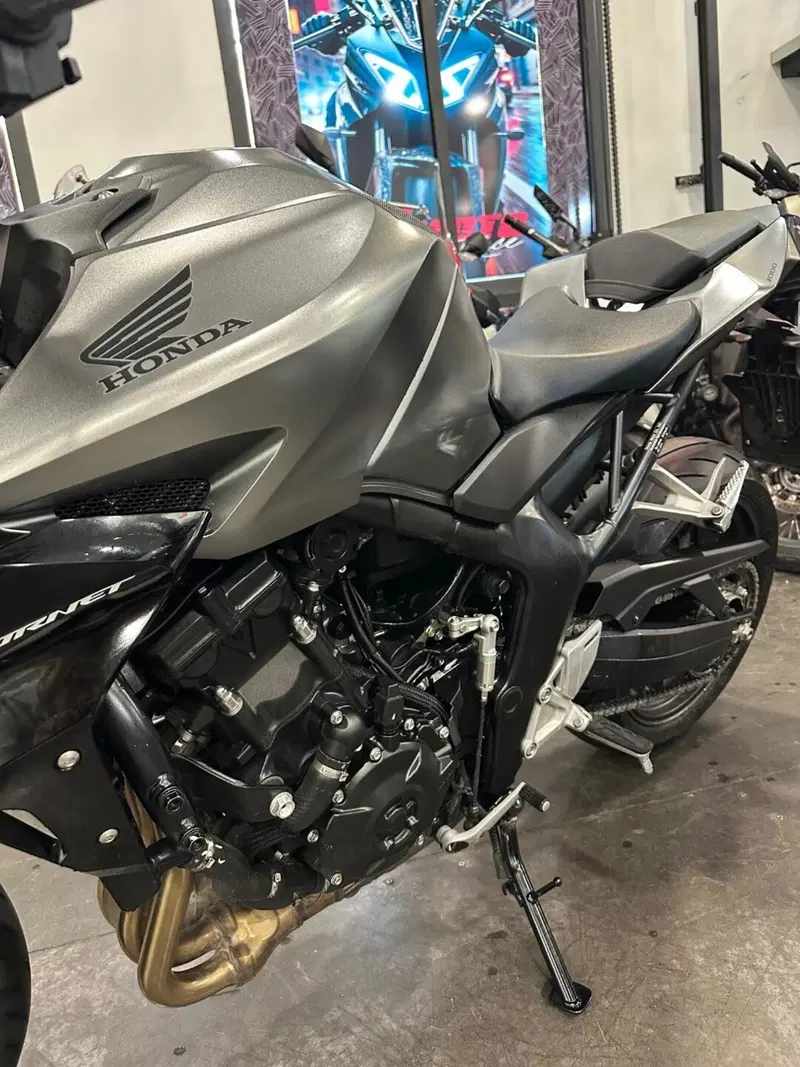 Honda CB 1000 Hornet (2025 - 26) (12)