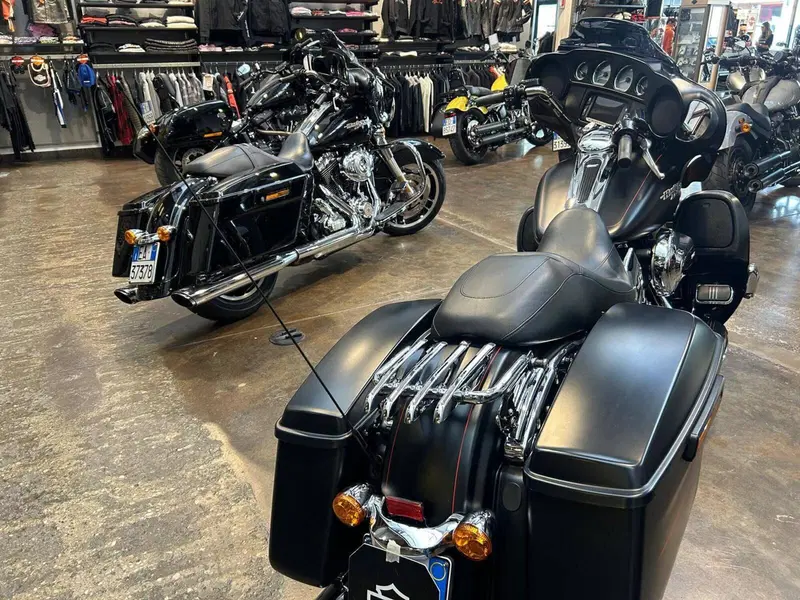 Harley-Davidson 107 Street Glide Special (2017 - 19) - FLHXS (9)