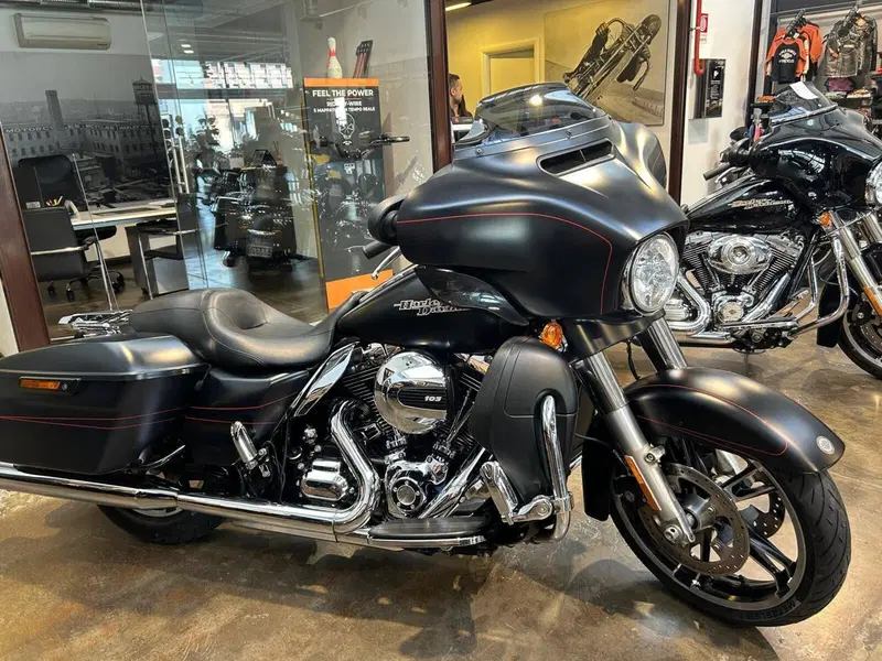 Harley-Davidson 107 Street Glide Special (2017 - 19) - FLHXS (12)