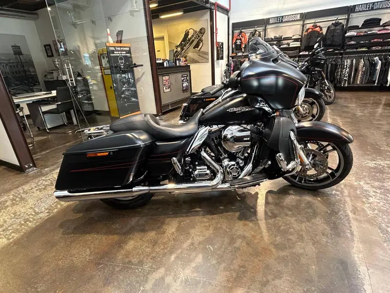 Harley-Davidson 107 Street Glide Special (2017 - 19) - FLHXS (13)