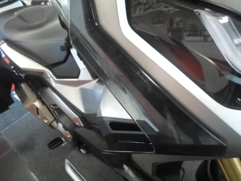 Honda X-ADV 750 DCT Travel (2021 - 24) (6)