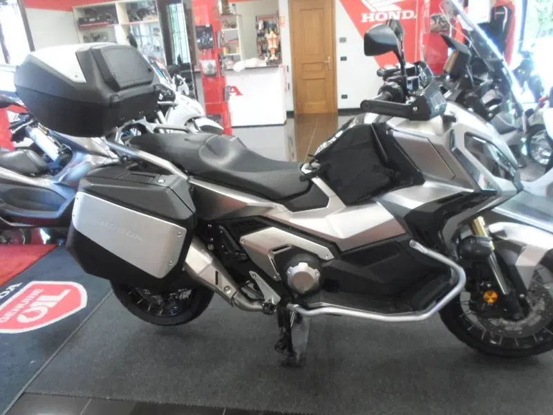Honda X-ADV 750 DCT Travel (2021 - 24) (7)