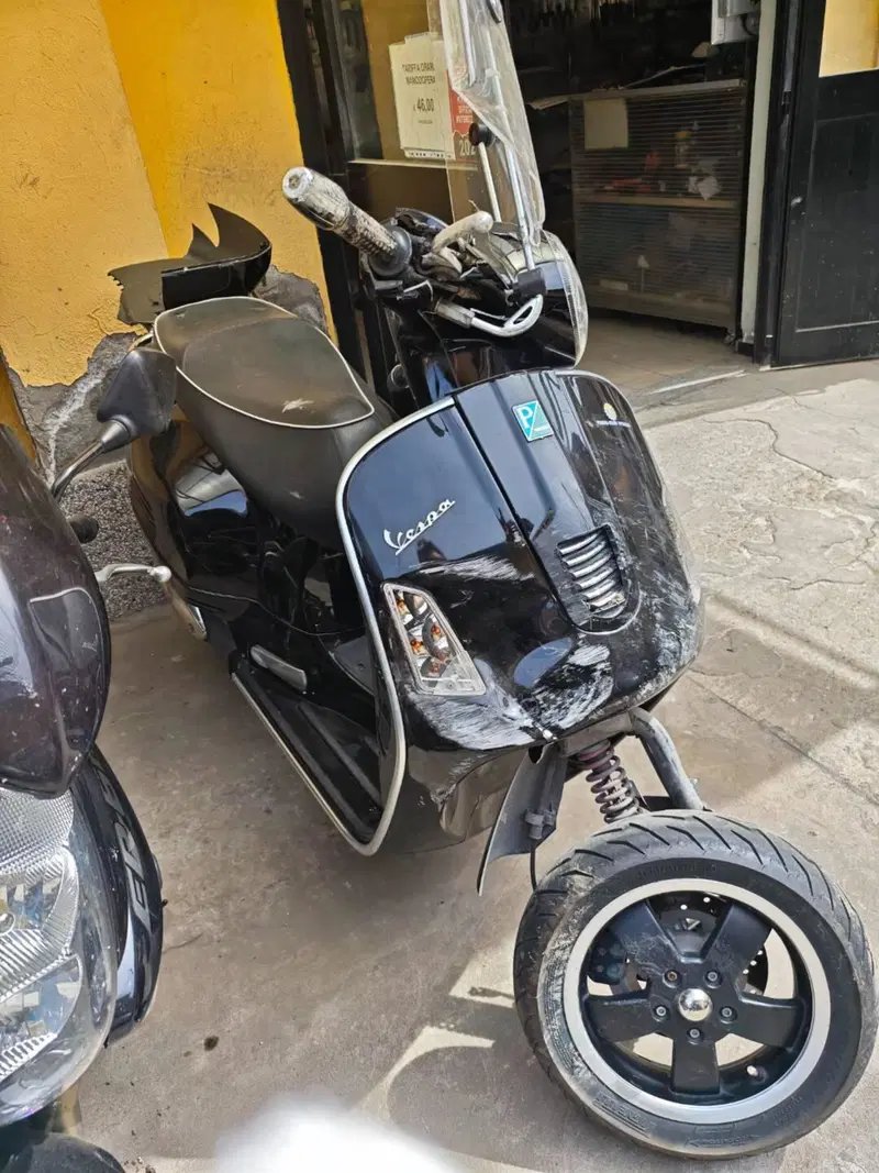 Vespa GTS 300 Super (2008 - 16) (9)