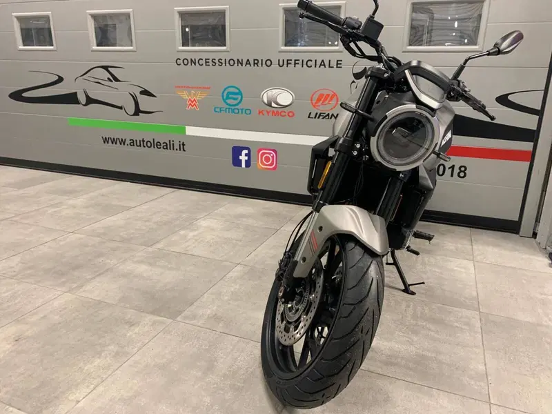 Moto Morini SEIEMMEZZO STR (2022 - 26) (7)