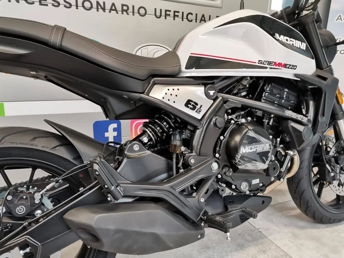Moto Morini SEIEMMEZZO STR (2022 - 26) (4)