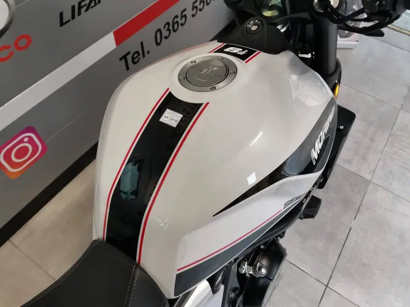 Moto Morini SEIEMMEZZO STR (2022 - 26) (11)