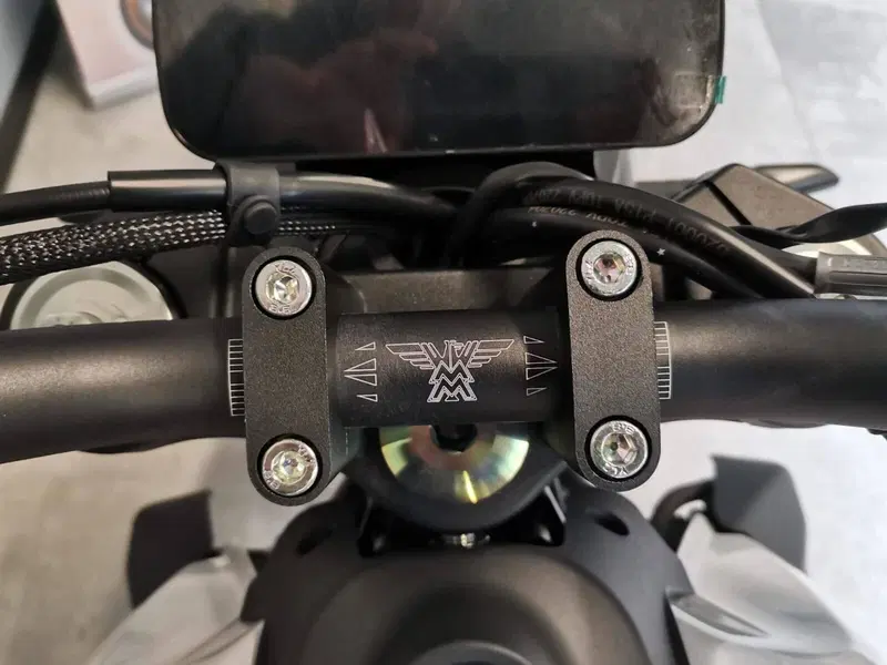 Moto Morini SEIEMMEZZO STR (2022 - 26) (17)