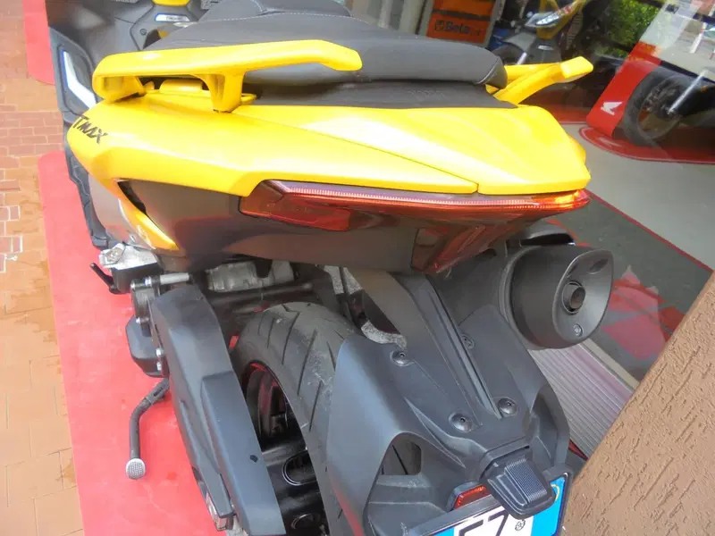 Yamaha T-Max 560 Tech Max (2022 - 24) (3)