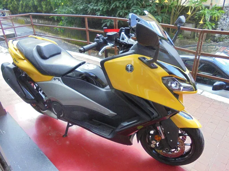 Yamaha T-Max 560 Tech Max (2022 - 24) (8)