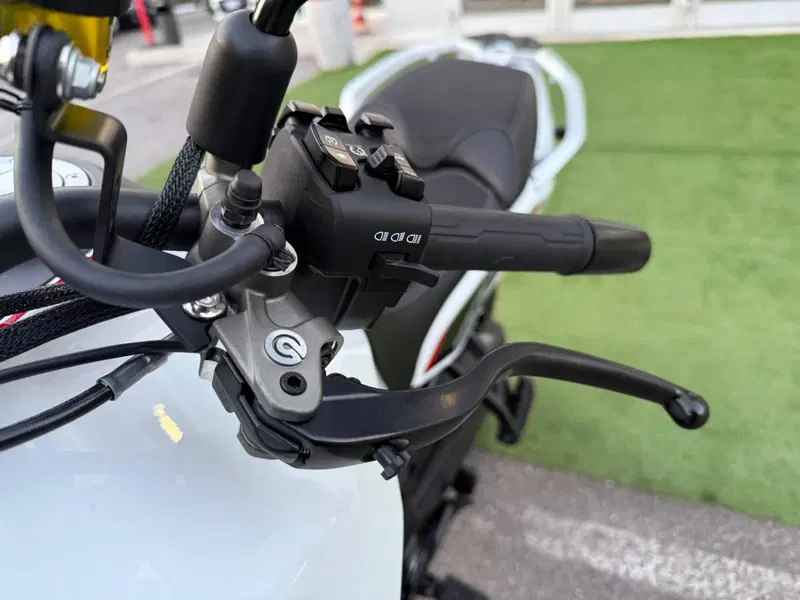 Moto Morini X-Cape 1200 (2026) (9)