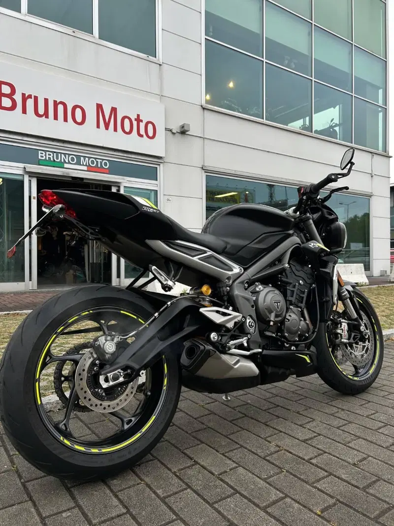 Triumph Street Triple RS (2020 - 22) (4)