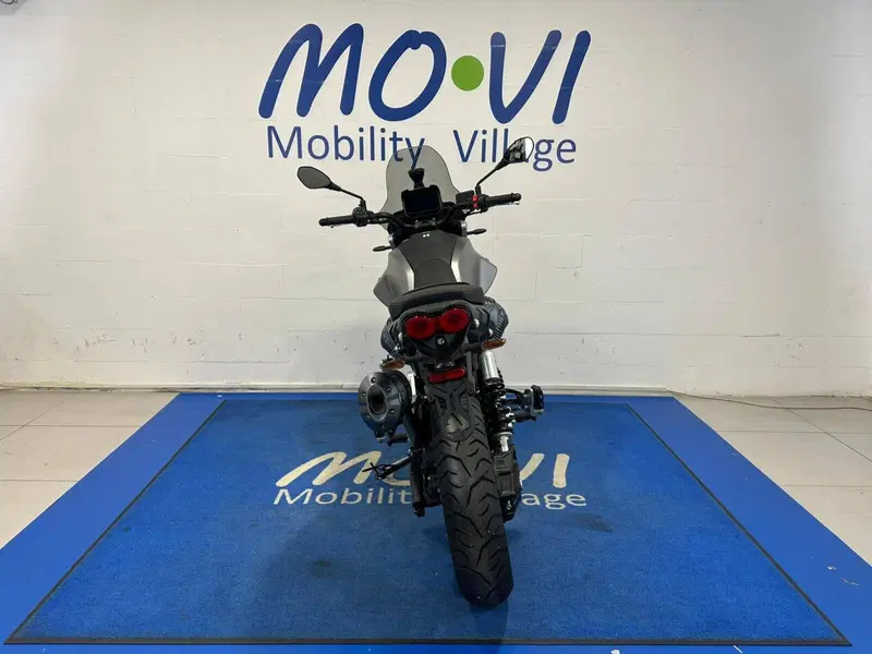 Moto Guzzi V85 Strada (2024 - 26) (3)