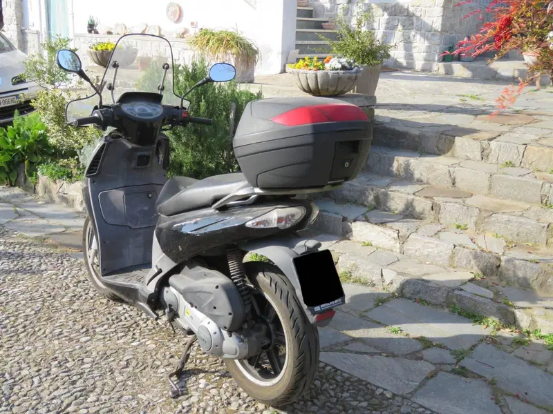 Aprilia Sportcity Cube 300 (2008 - 13) (3)