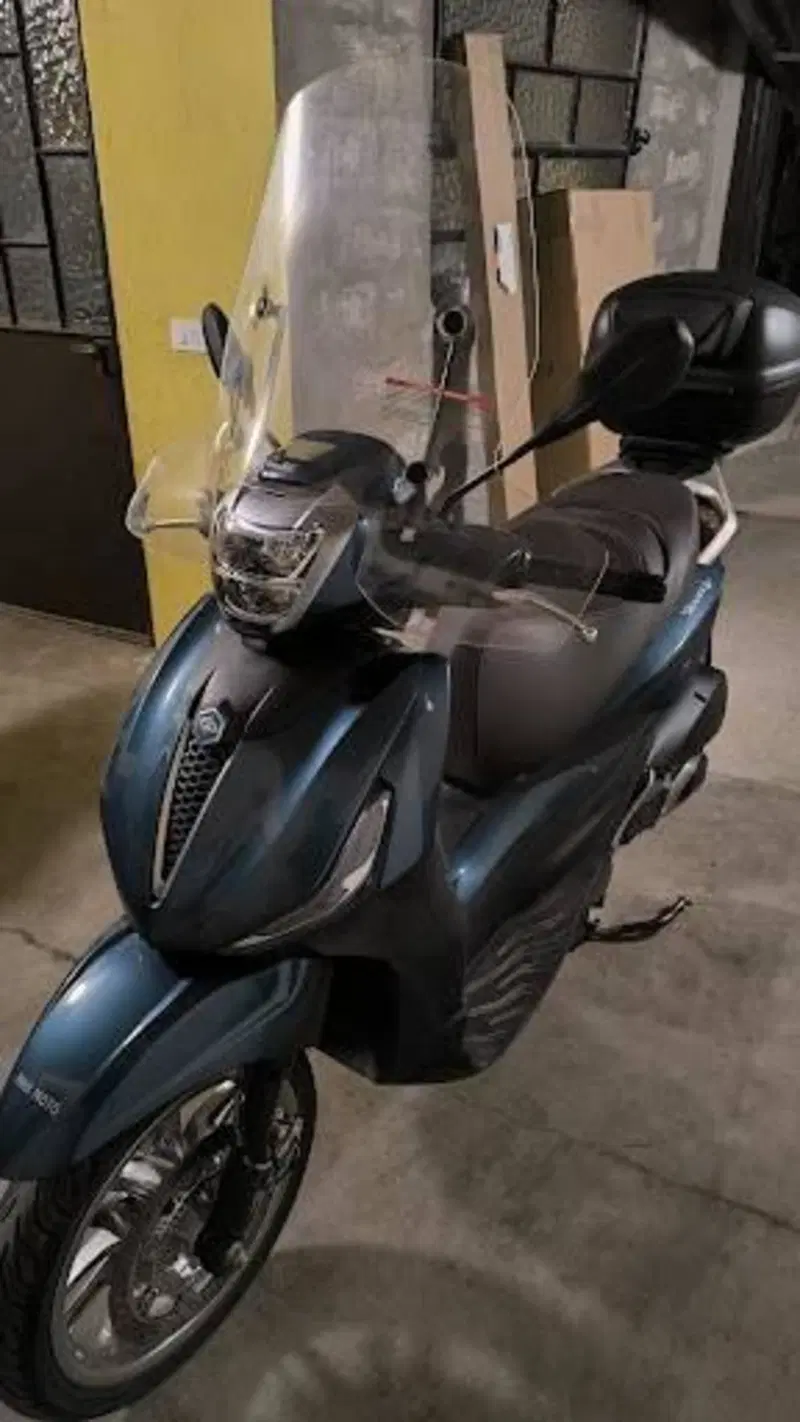 Piaggio Beverly 300 ABS-ASR (2021 - 25) (3)