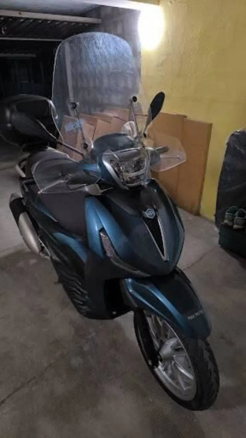 Piaggio Beverly 300 ABS-ASR (2021 - 25) (4)
