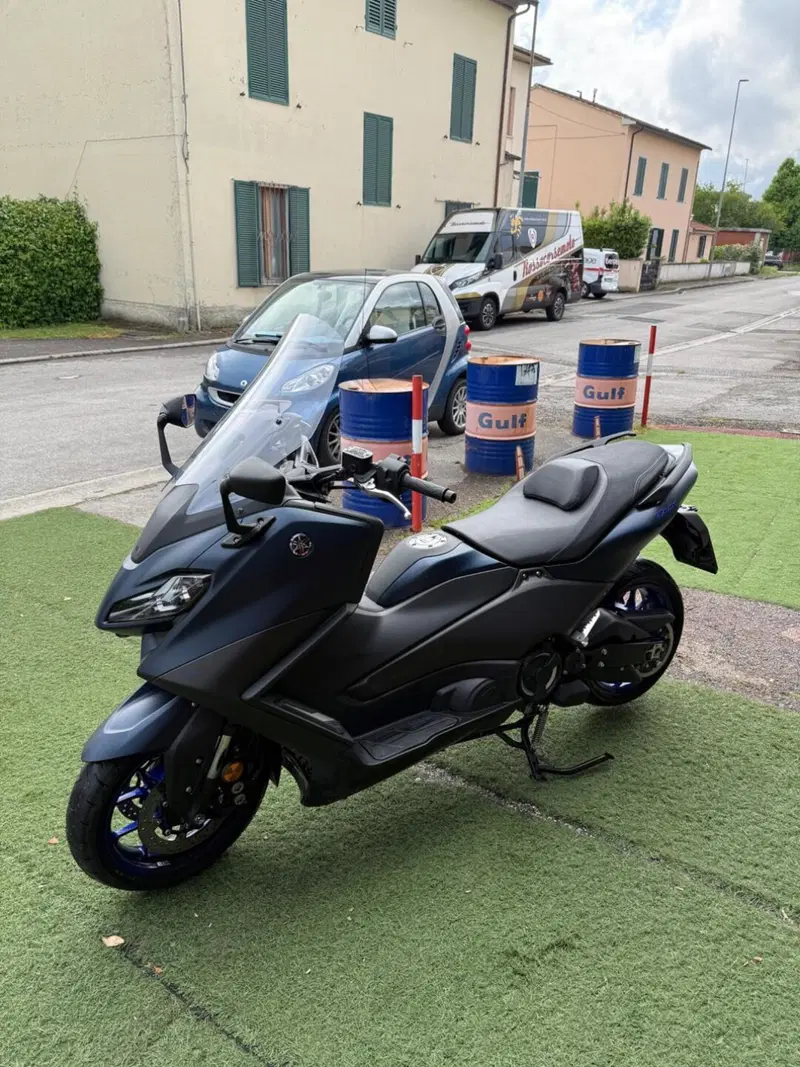 Yamaha T-Max 560 (2022 - 24) (2)