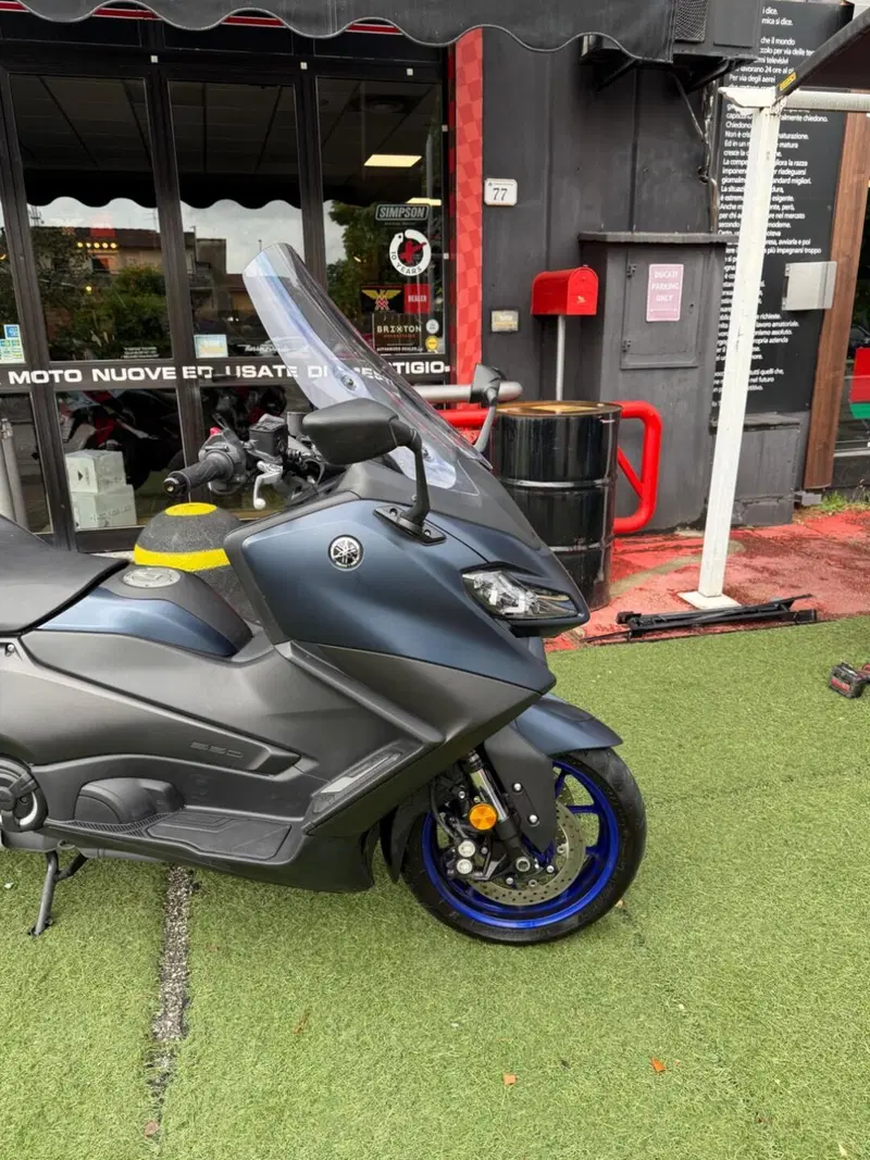 Yamaha T-Max 560 (2022 - 24) (7)