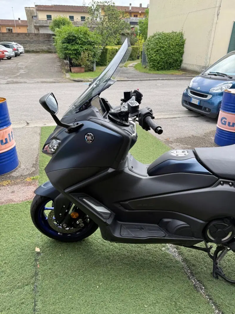 Yamaha T-Max 560 (2022 - 24) (11)