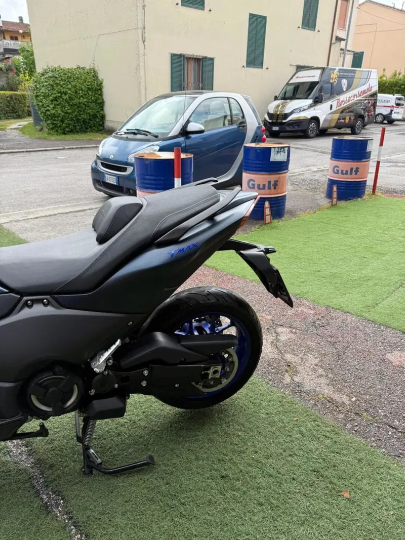 Yamaha T-Max 560 (2022 - 24) (12)