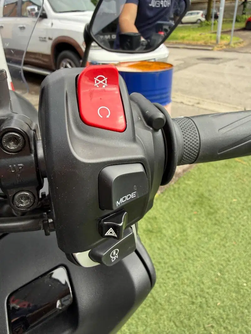 Yamaha T-Max 560 (2022 - 24) (15)