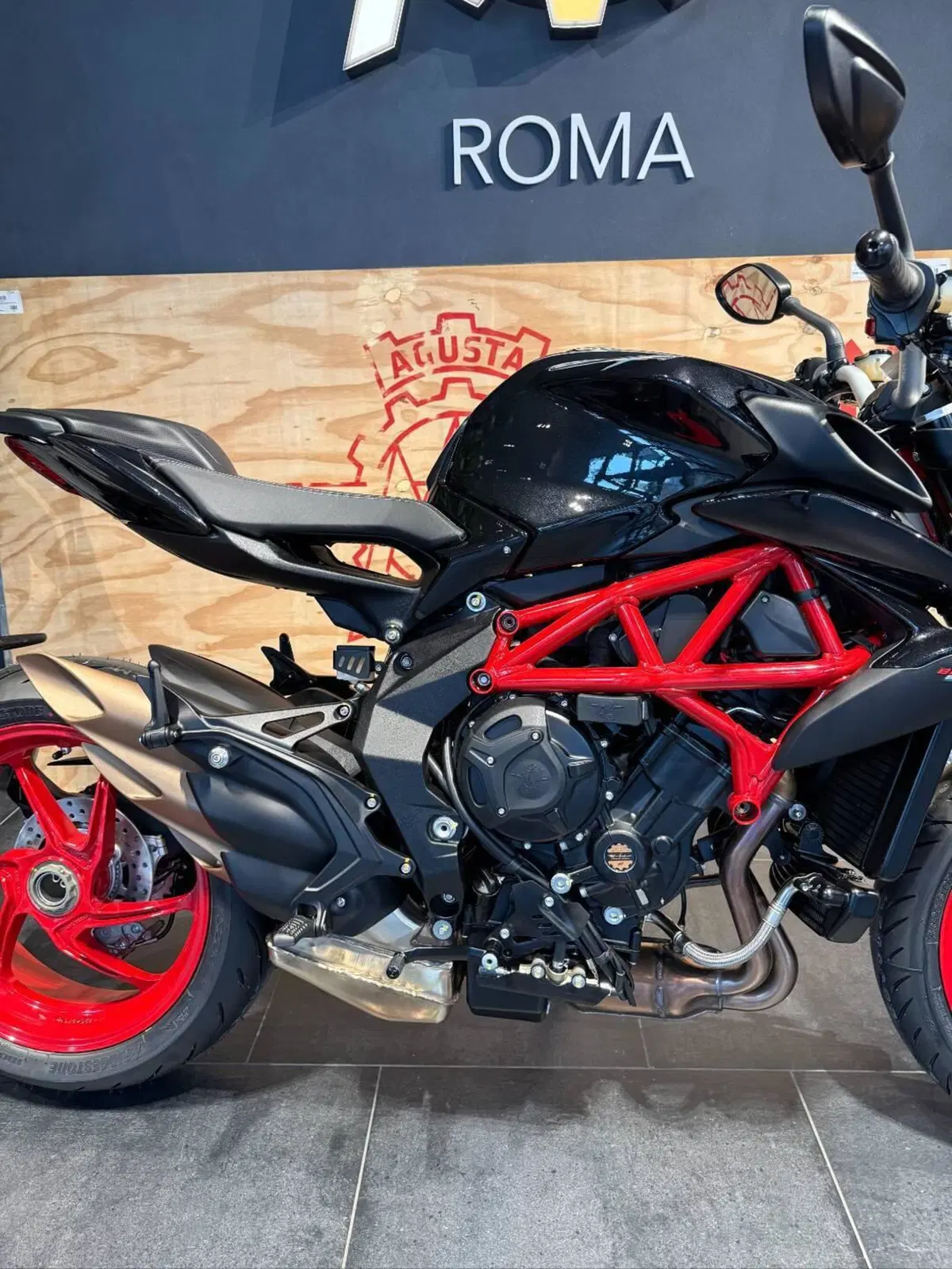 MV Agusta Brutale 800 (2026) (4)