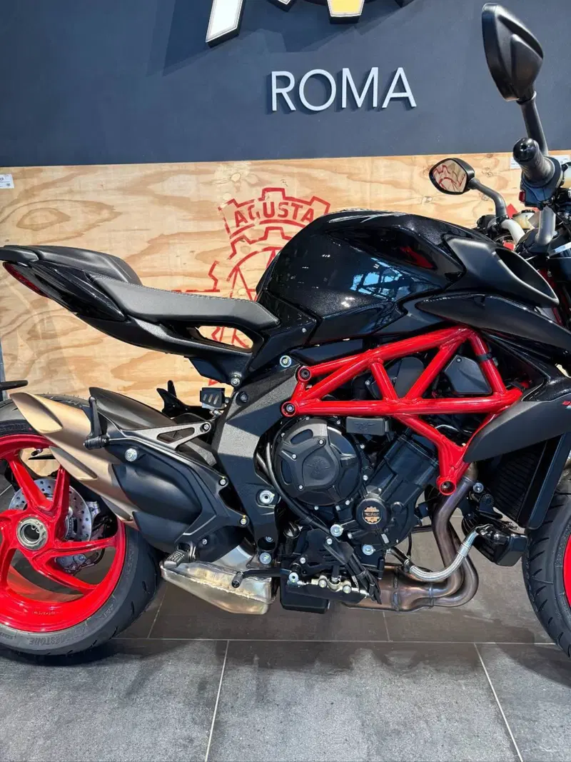 MV Agusta Brutale 800 (2026) (4)