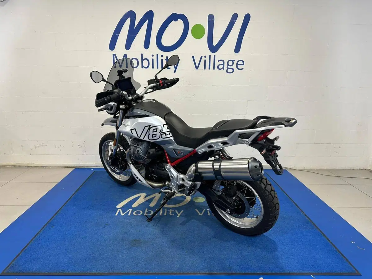 Moto Guzzi V85 TT (2024 - 26) (4)