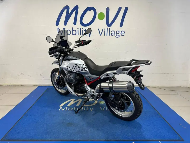 Moto Guzzi V85 TT (2024 - 26) (4)