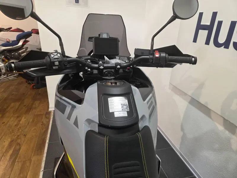 Husqvarna Norden 901 (2022 - 26) (9)