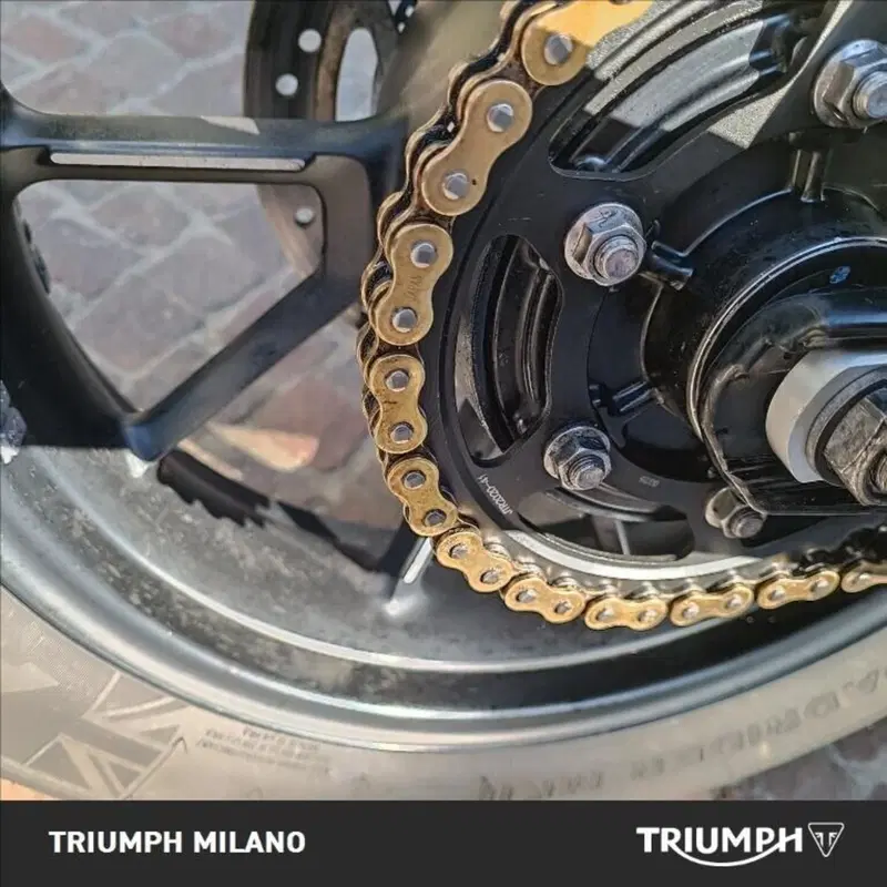 Triumph Street Twin 900 (2021 - 22) (3)