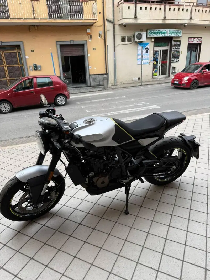 Husqvarna Vitpilen 701 (2018 - 19) (4)