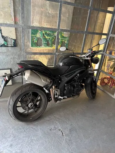 Triumph Speed Triple 1050 ABS (2011 - 15) usata
