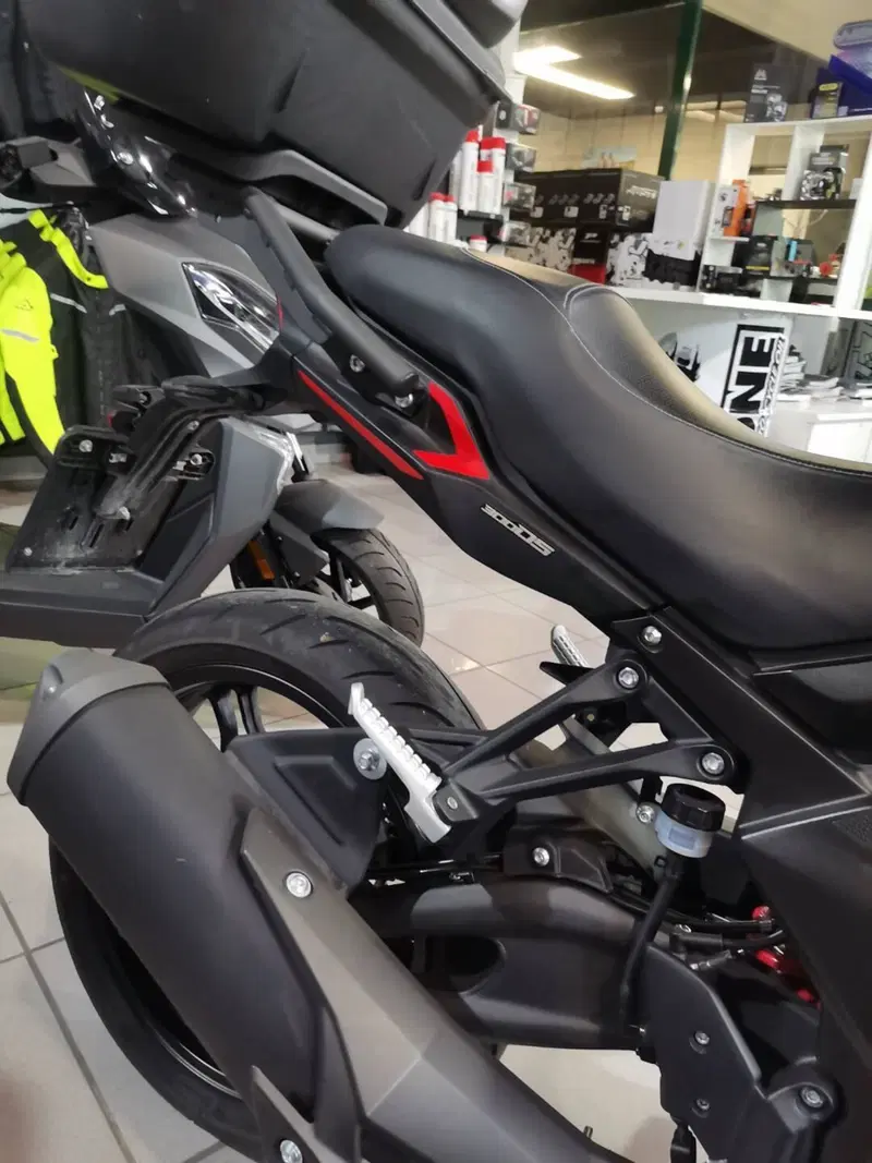 Voge Valico 300DS (2021 - 24) (3)