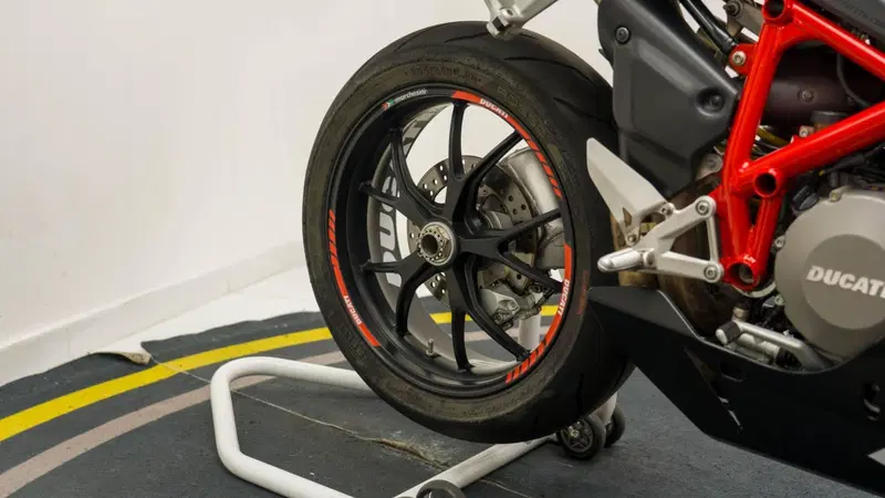 Ducati 848 (2007 - 13) (17)