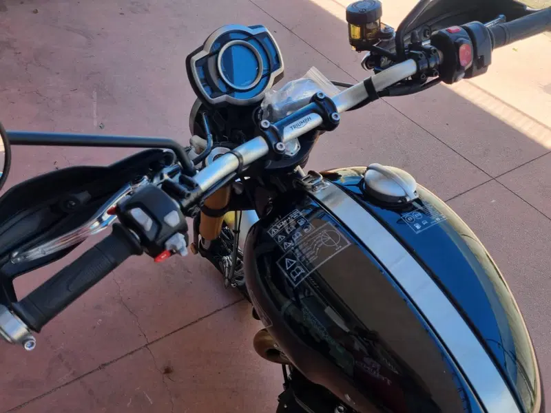 Triumph Scrambler 1200 XE (2024 - 25) (10)