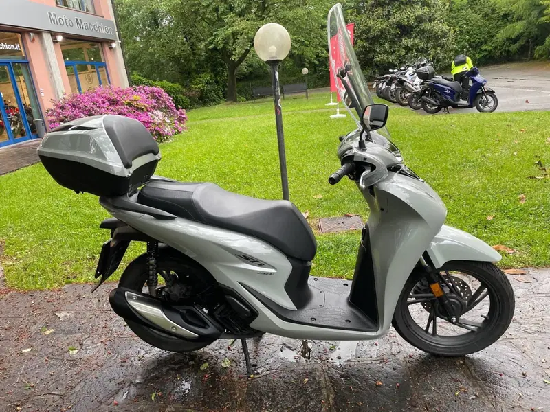 Honda SH 150i (2024 - 25) (2)