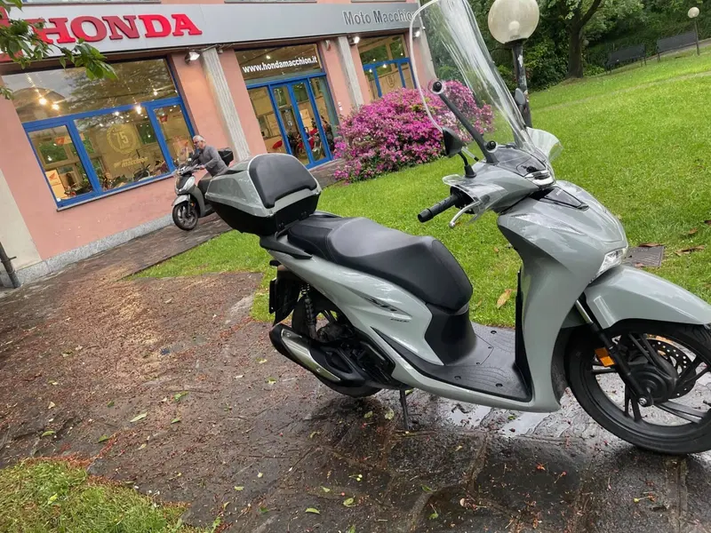 Honda SH 150i (2024 - 25) (3)